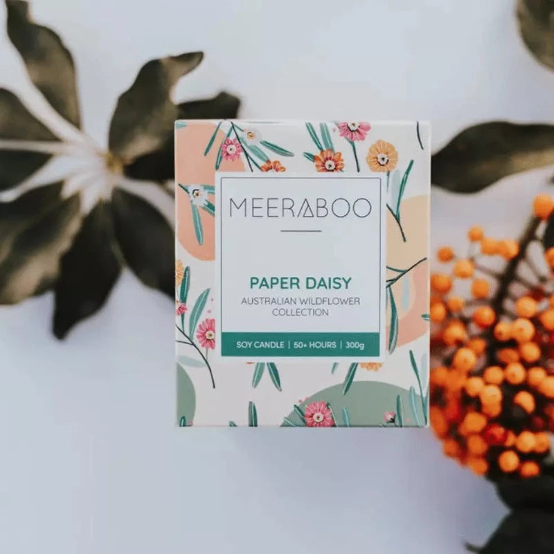 Meeraboo's Boxed Soy Candle - Paper Daisy, also known as the "Paper daddy