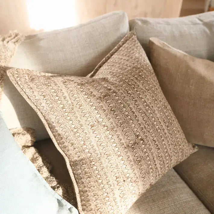 Lowan Cushion - Natural / Chocolate