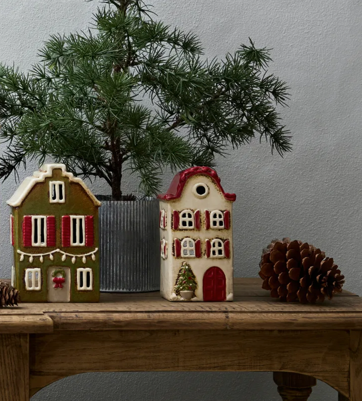 A Christmas Villa with Red Shutters - Stone