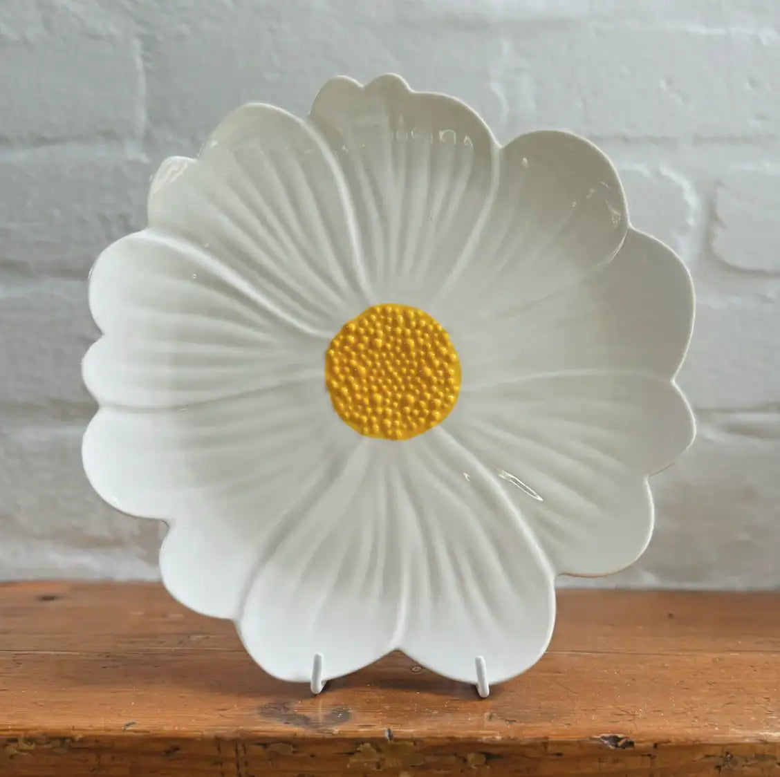 Flower Plate - White with Yellow Centre